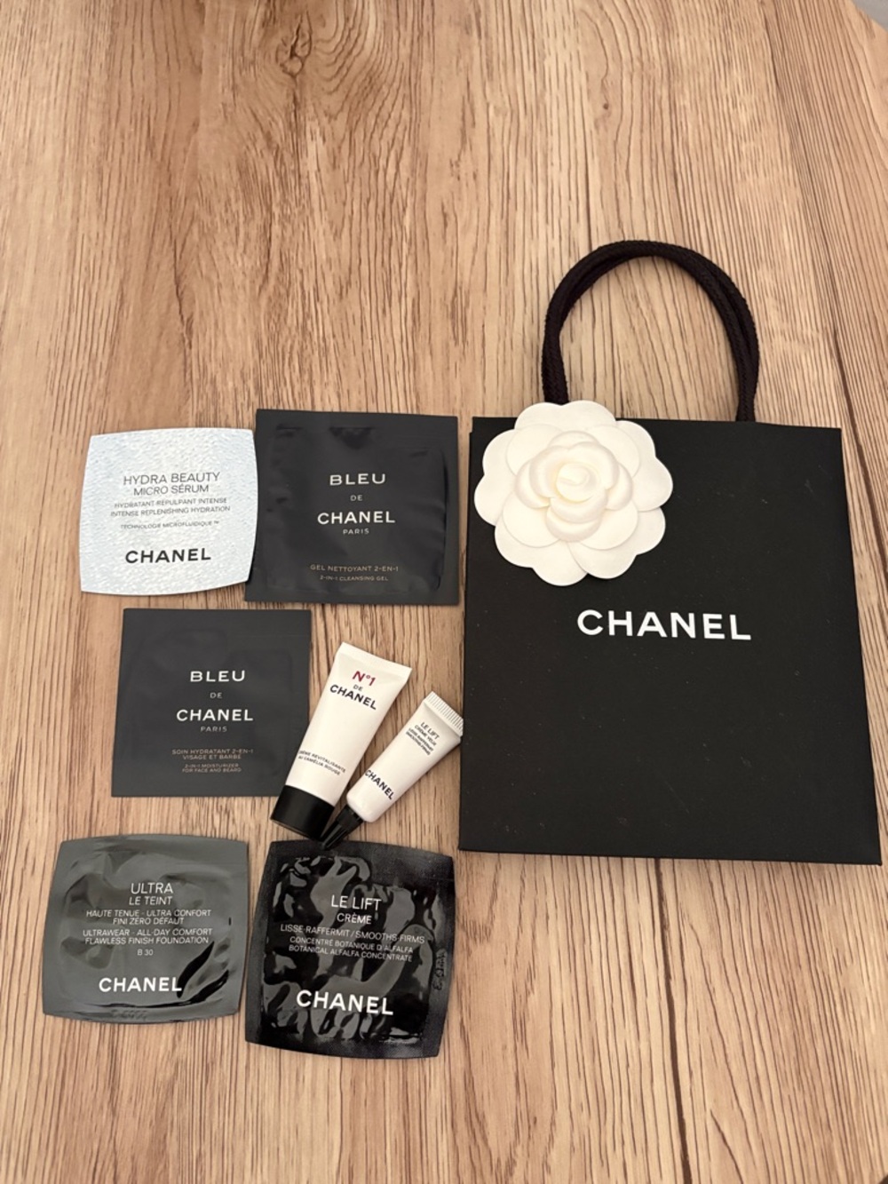 CHANEL Black & White Skincare Sample Assortment with Small Chanel Shopping bag